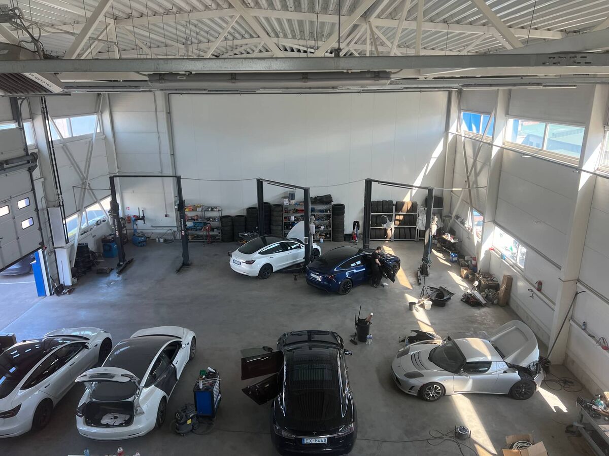 OX Works Tesla and EV workshop in Riga